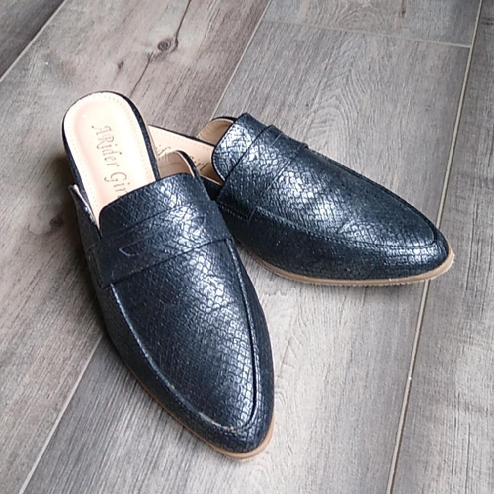 A RIDER GIRL FAUX LEATHER LOAFER MULE SLIDES Size 7.5 - Picture 14 of 14